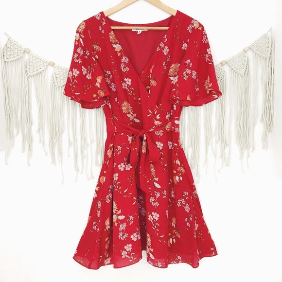 BB Dakota Dresses & Skirts - BB Dakota Floral Faux Wrap Plunge Neck Mini Dress